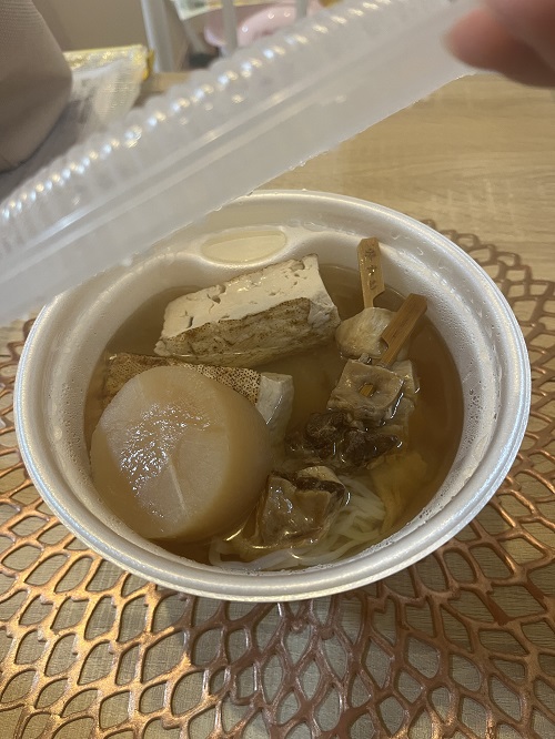 ちょろいやつ。