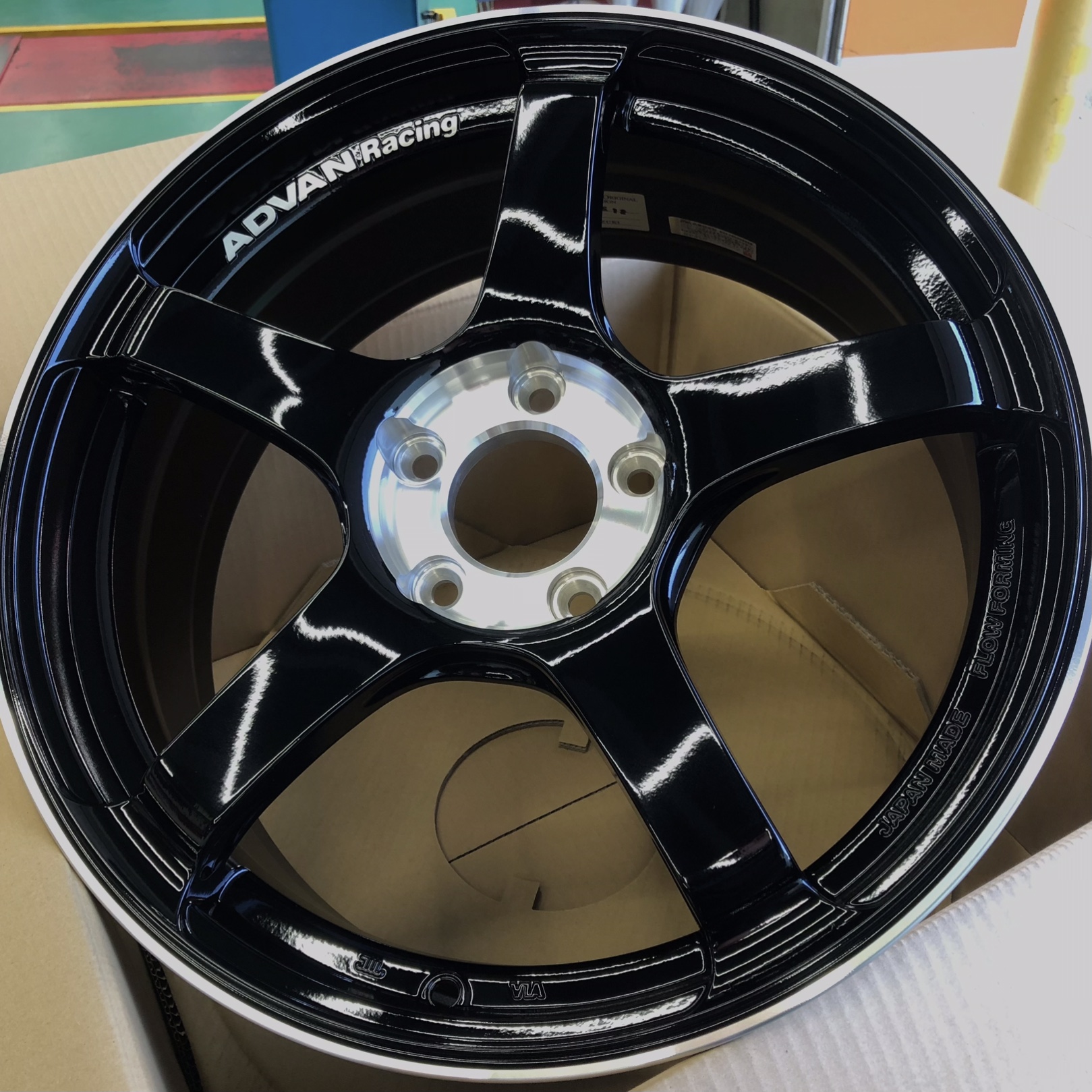ADVAN Racing TC-4SE