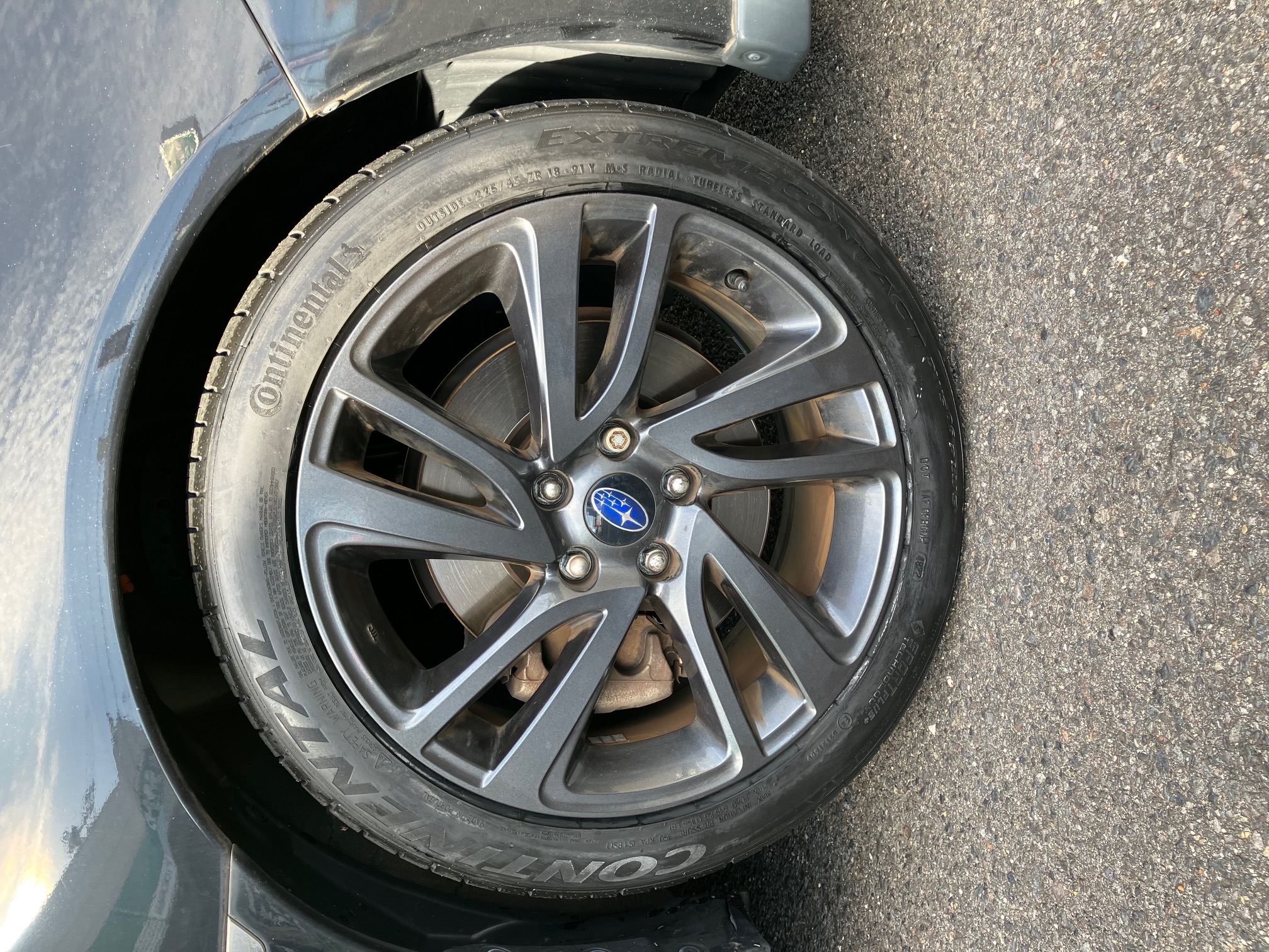 WRXにコンチエクストリームコンタクト