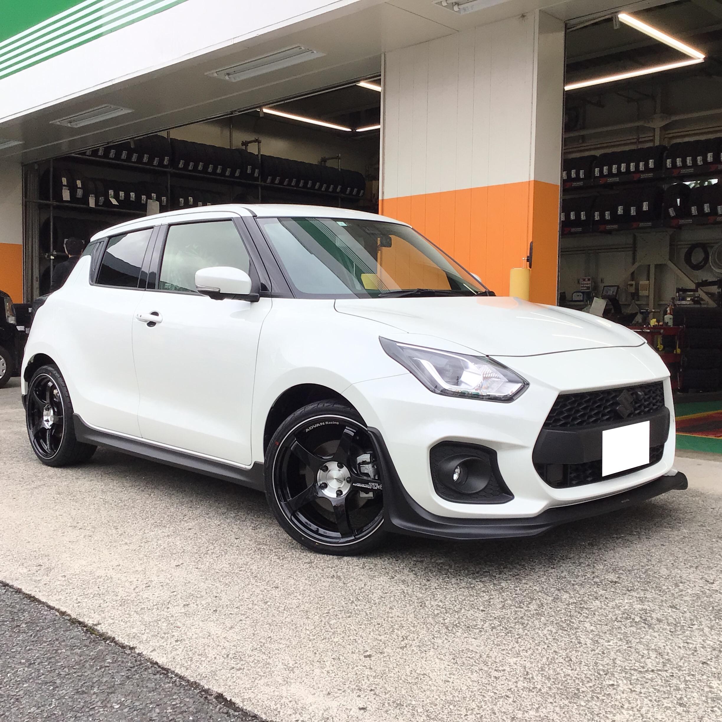 スイフトスポーツ　ADVAN TC-4SE