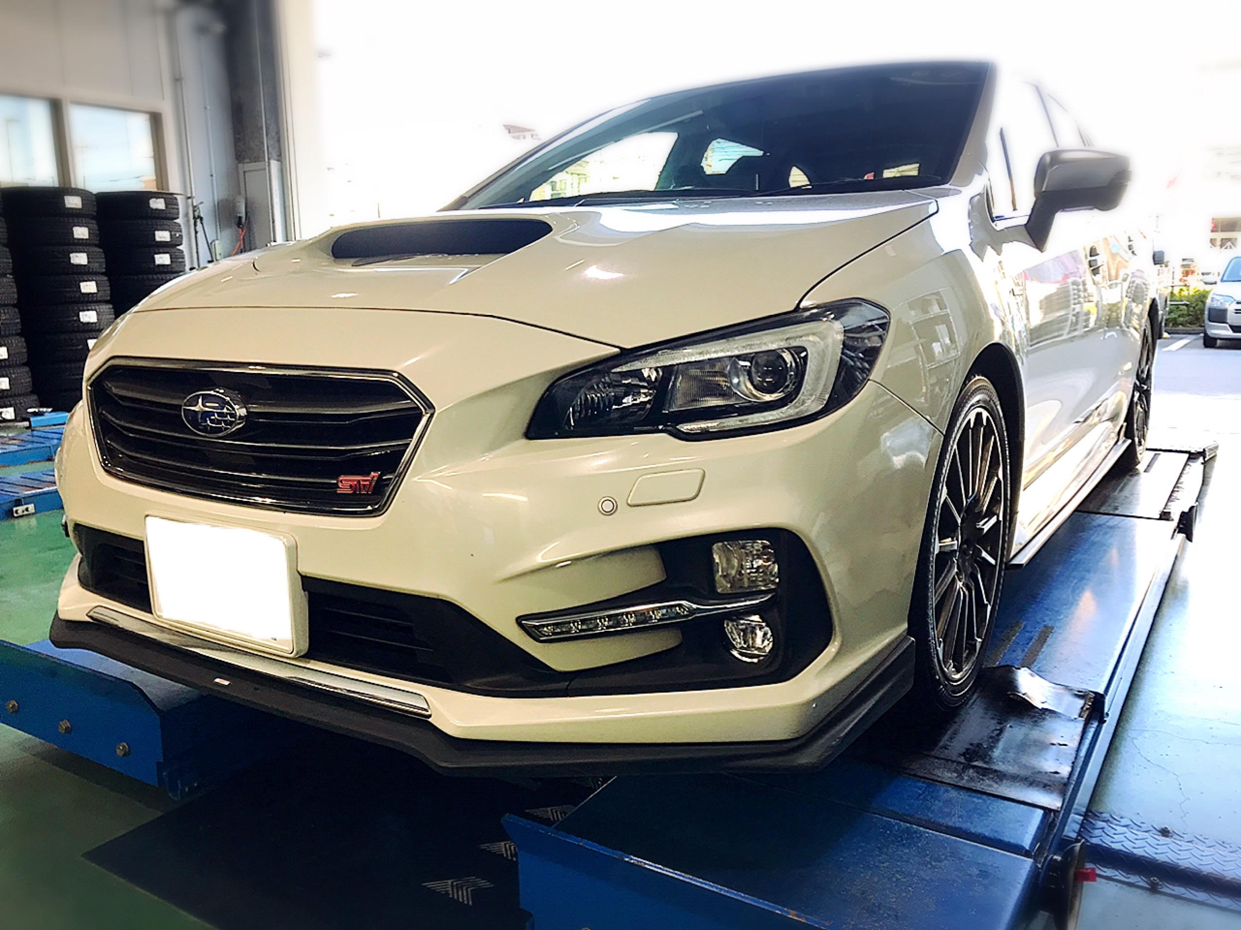 レボーグにブルーアース4S