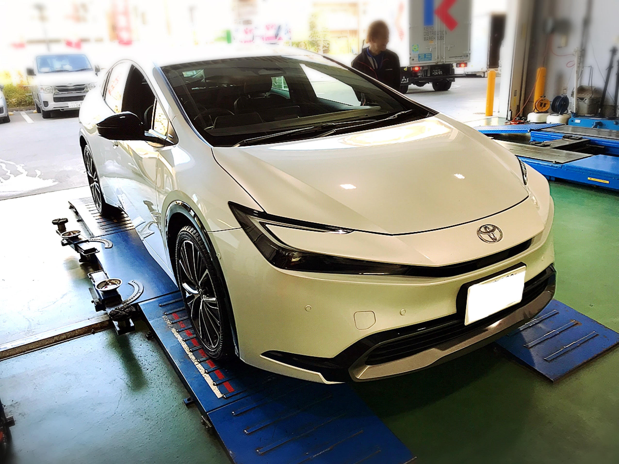 新型プリウスにブルーアース4S