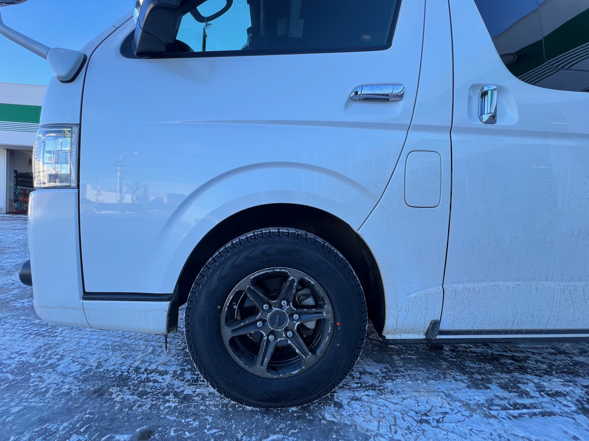 ハイエース✕アイスガードSUV