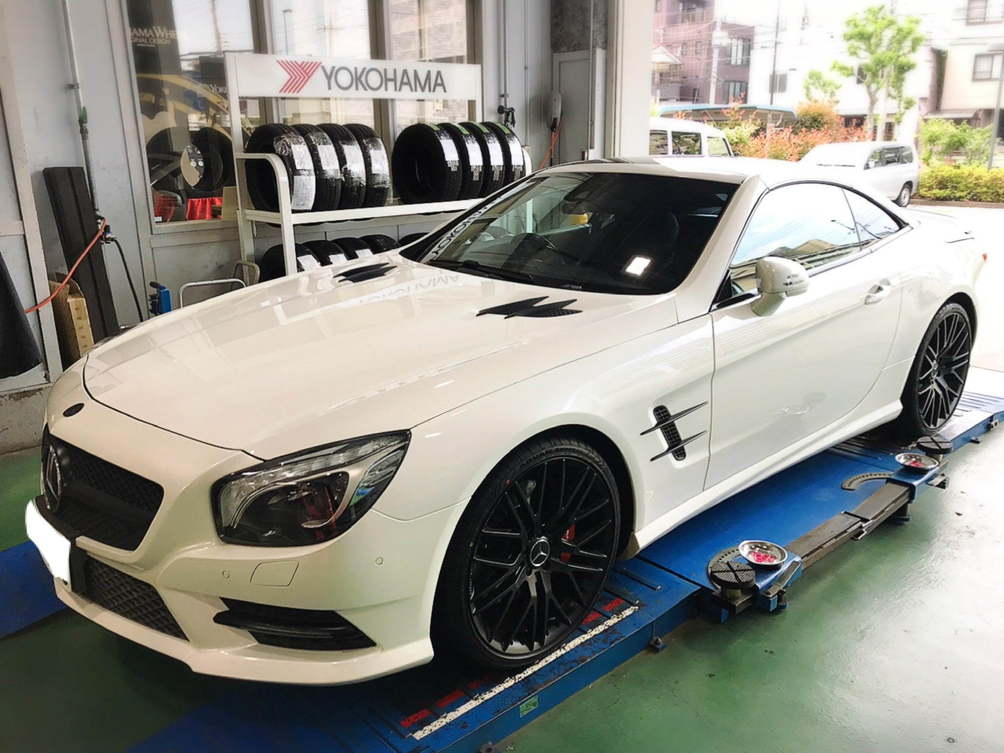メルセデスAMG 　SL63　255/30＆285/25R20にアドバンスポーツ　V107の装着です。