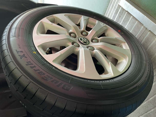 ブルーアースXT AE61