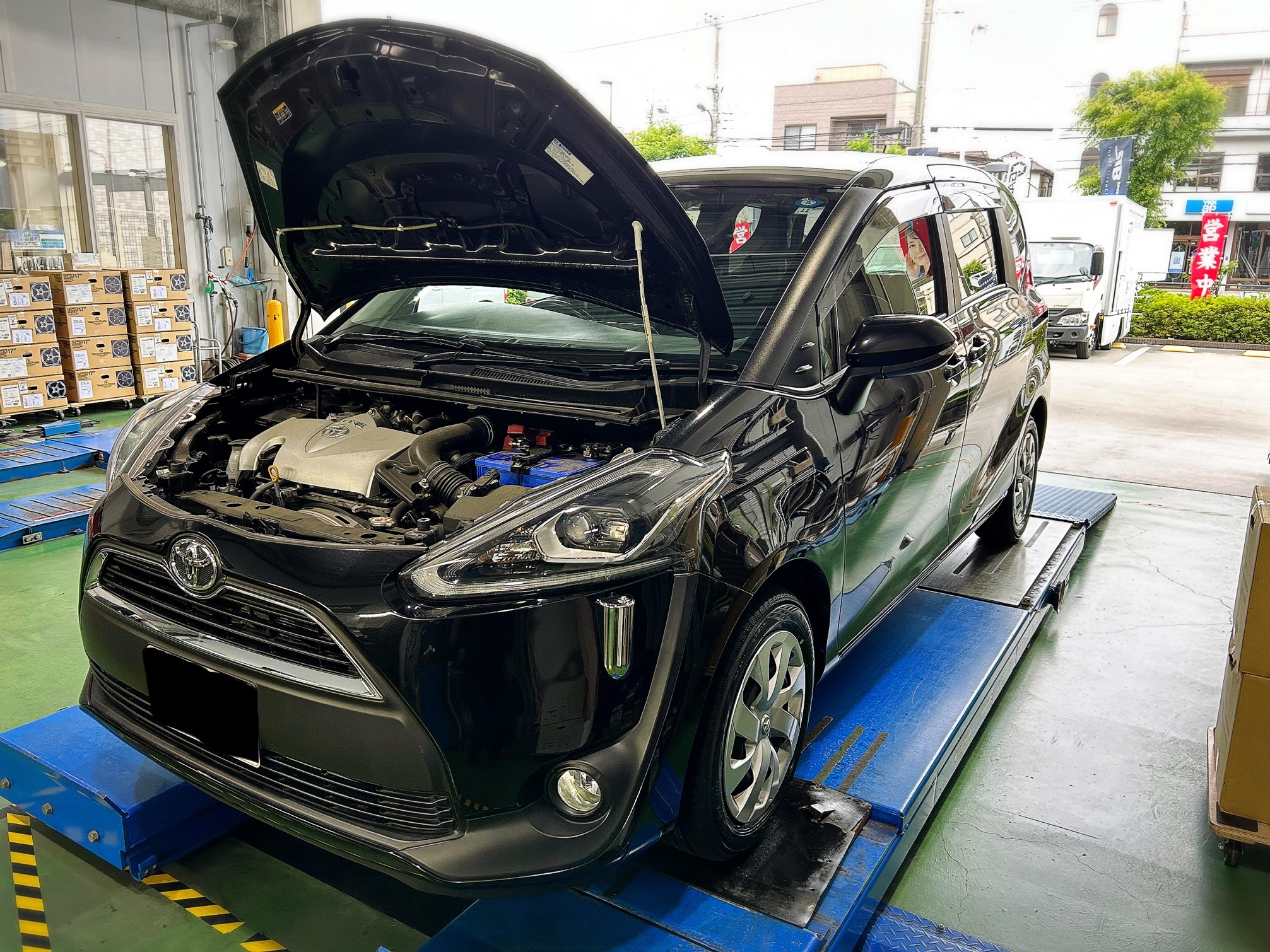 シエンタにブルーアースGTを交換取り付け作業させて頂きました。