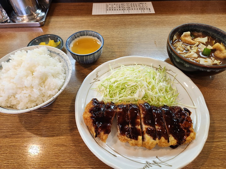 ランチ　福とん