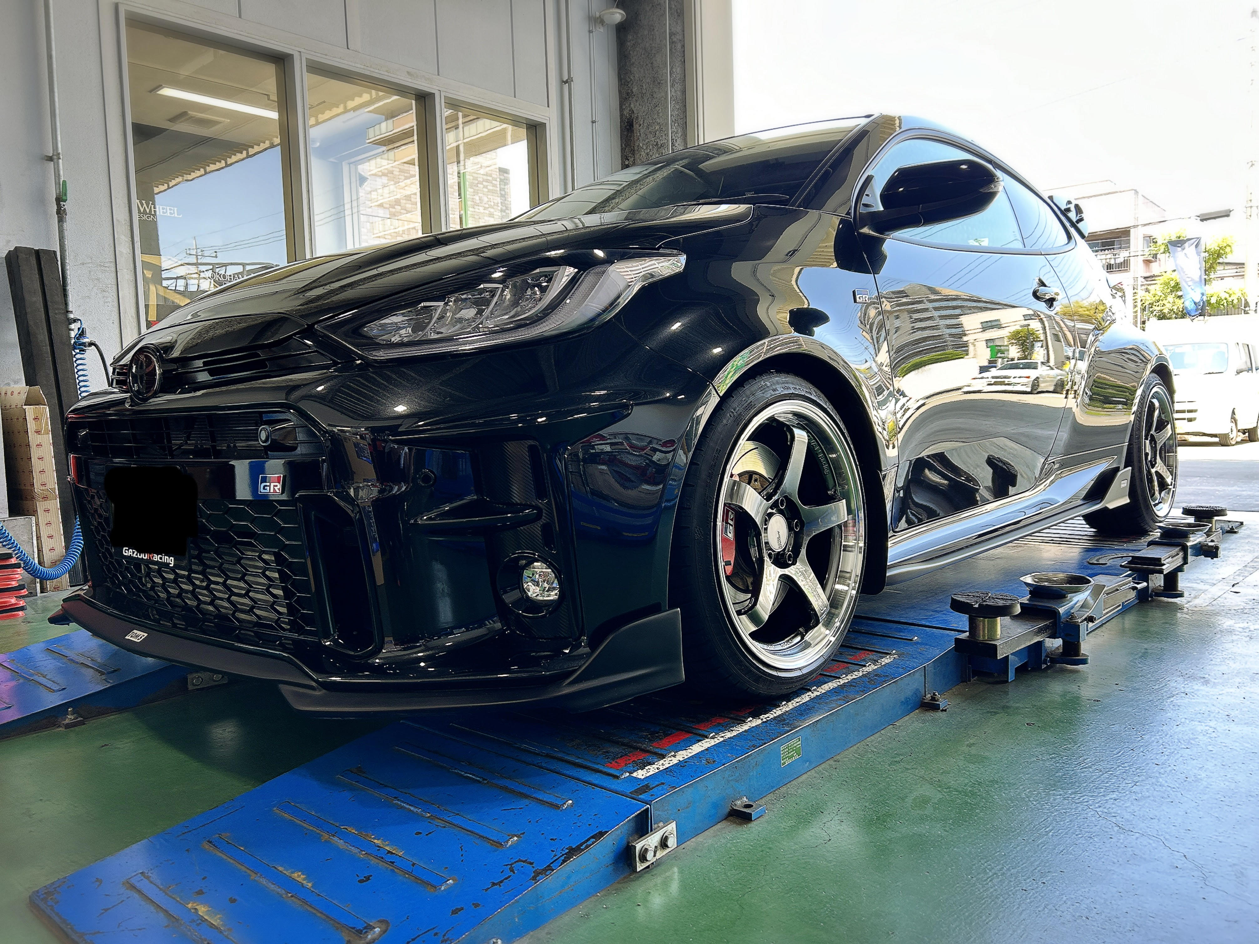 GRヤリスにアドバンレーシング　GTﾋﾞﾖﾝﾄﾞをお取り付けさせて頂きました