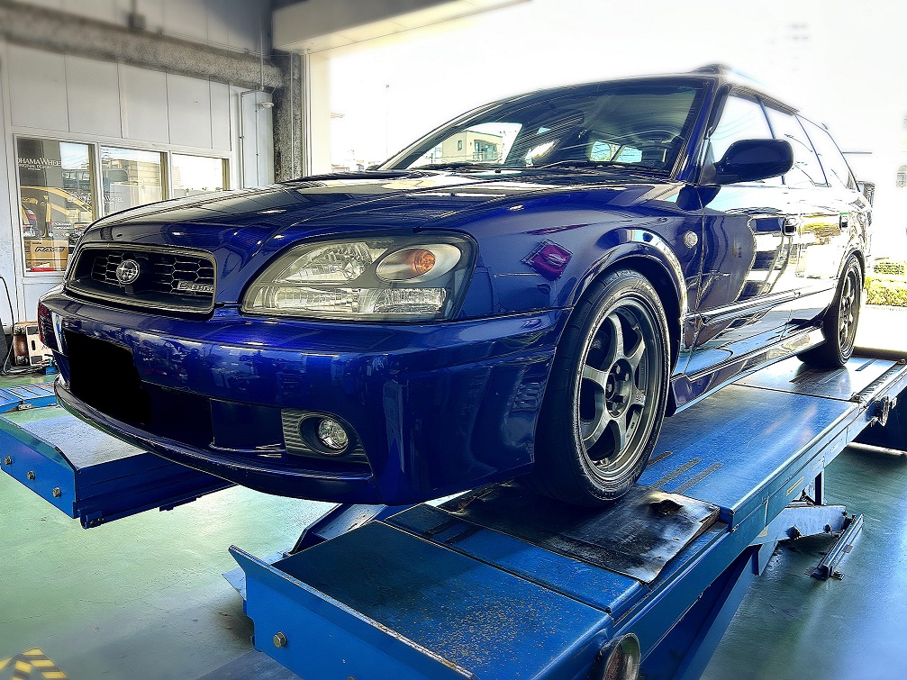 レガシィBH5に アドバンAPEX　V601をお取りつけでございます。