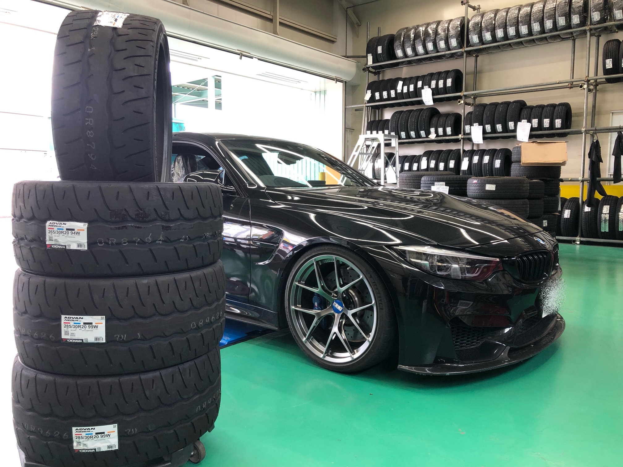 BMW  M4　ADVAN NEOVA
