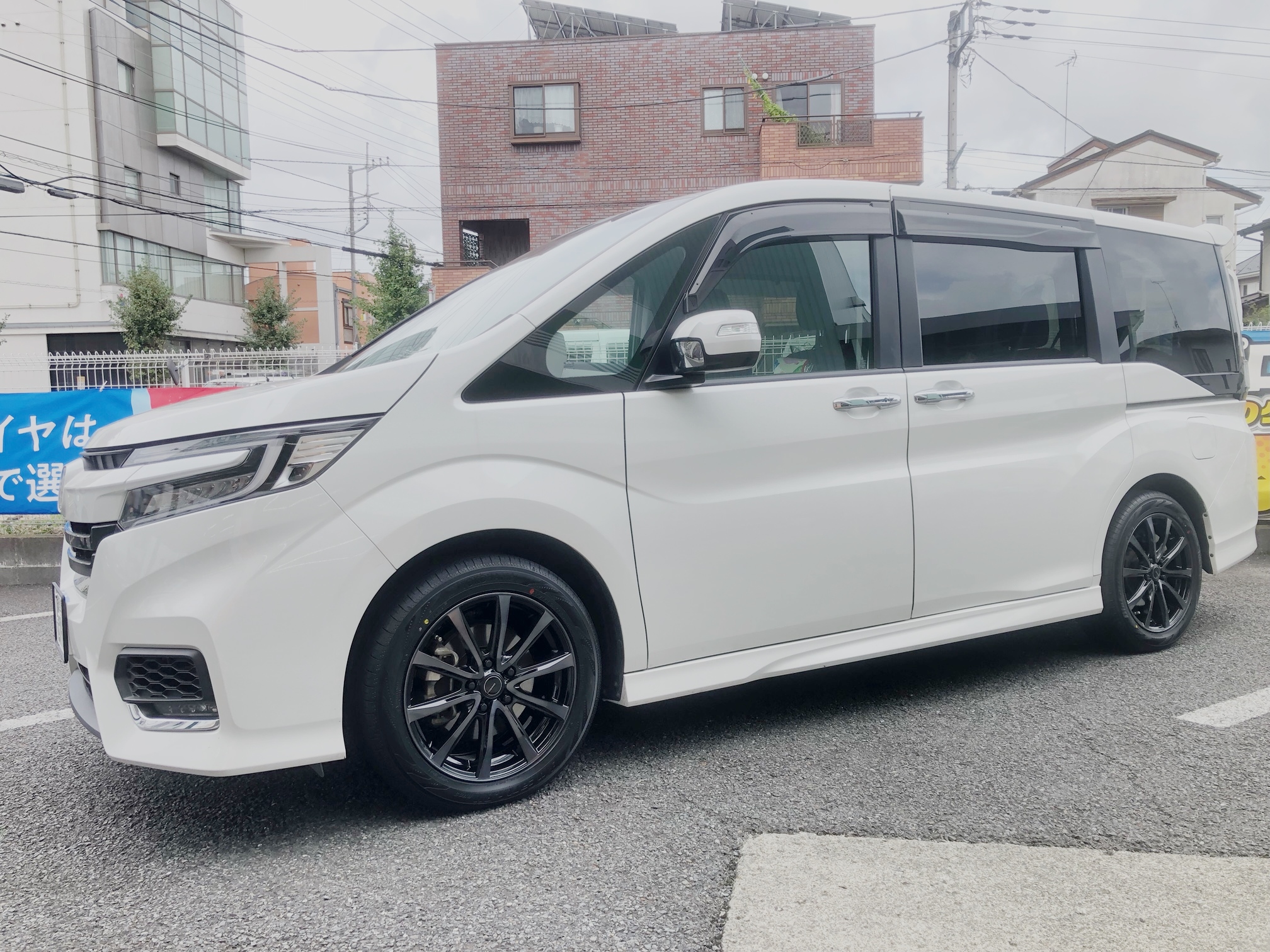 ステップワゴン　ディアネラM10