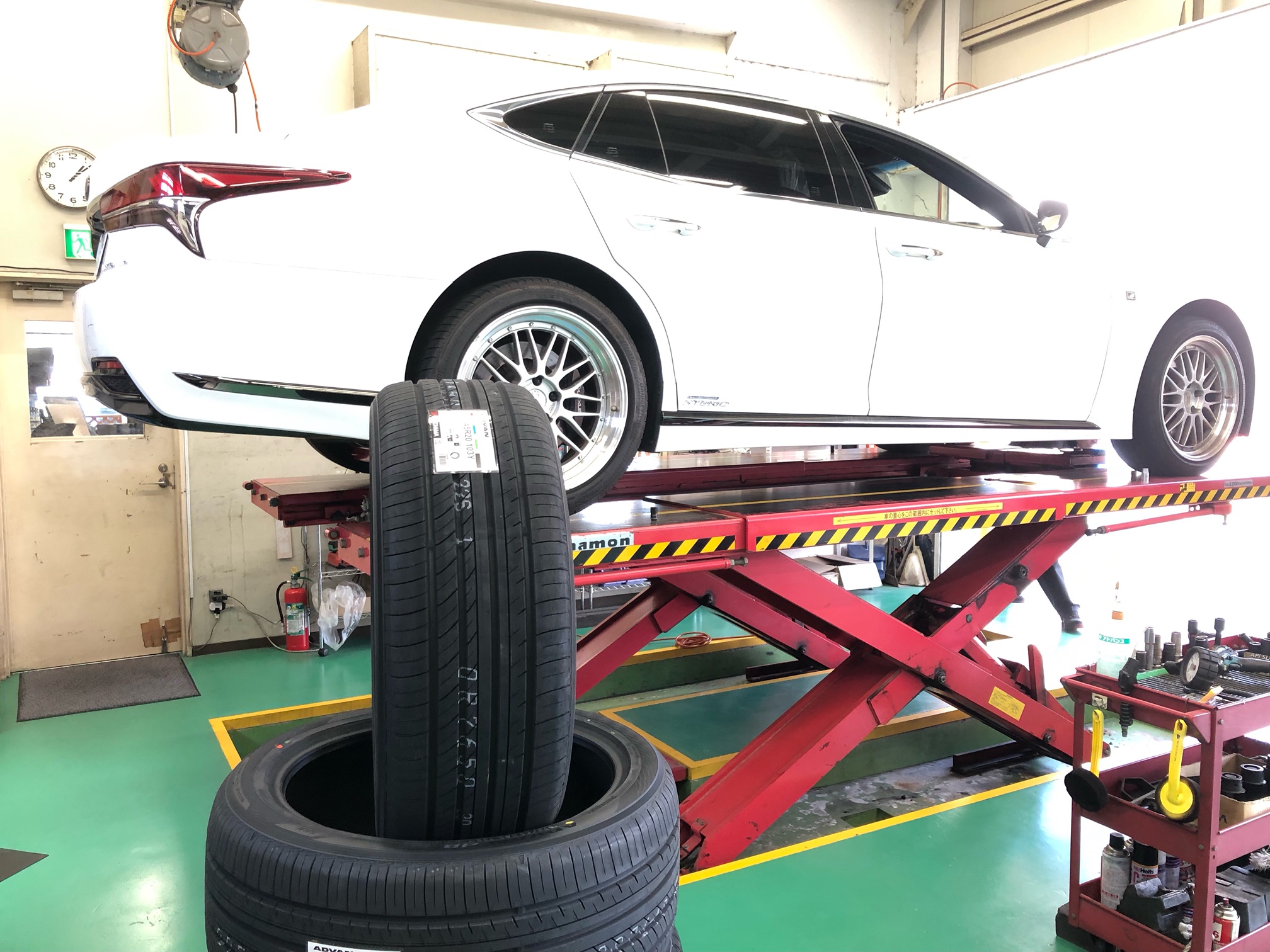 レクサス　LS　ADVAN dB