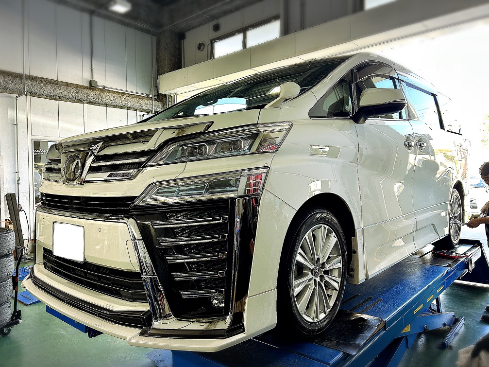 ブルーアースーRV03の交換お取り付けでございます。