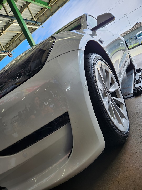 ADVAN sport EV x Tesla Model 3