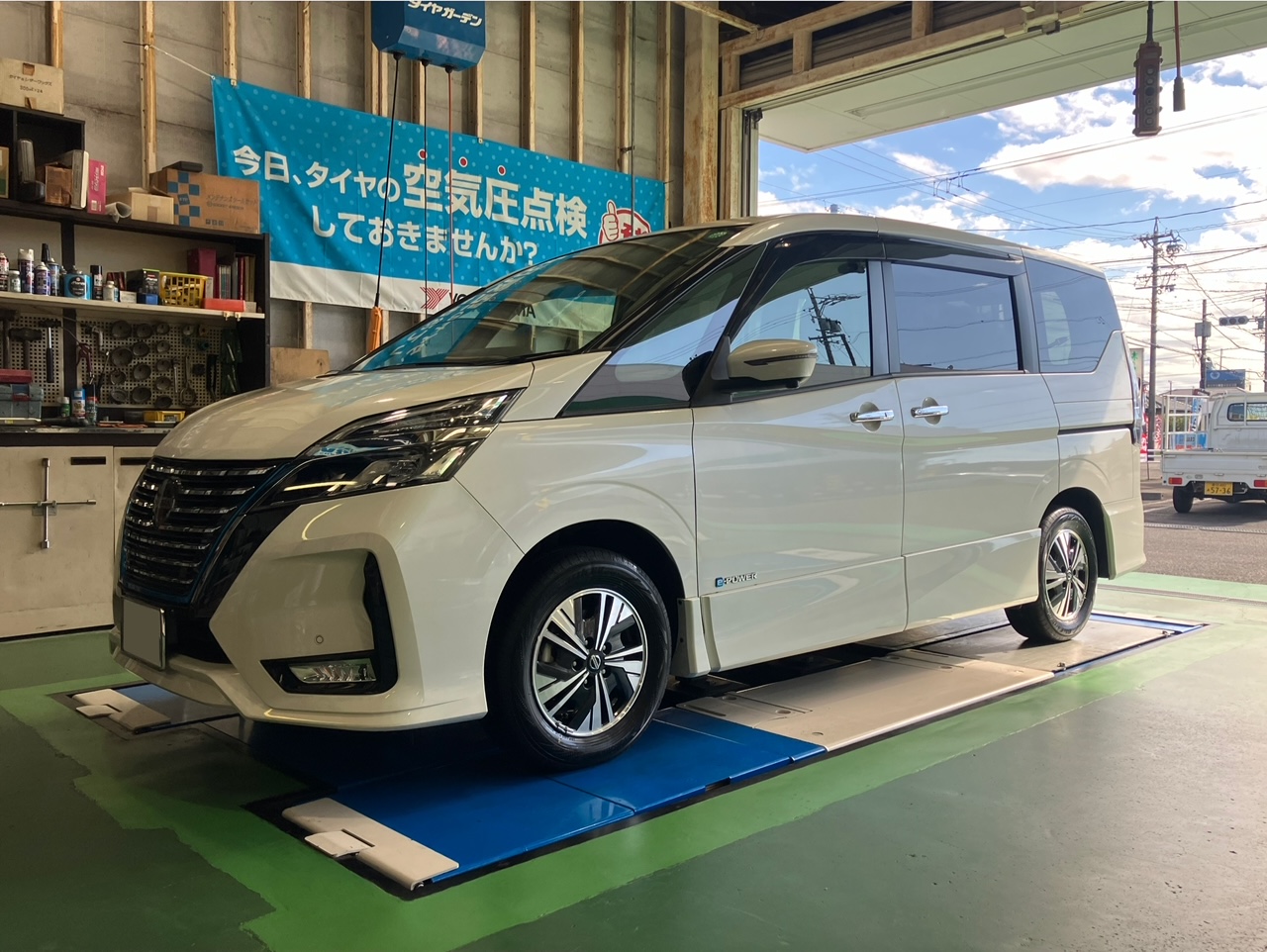 C27セレナに　RV03