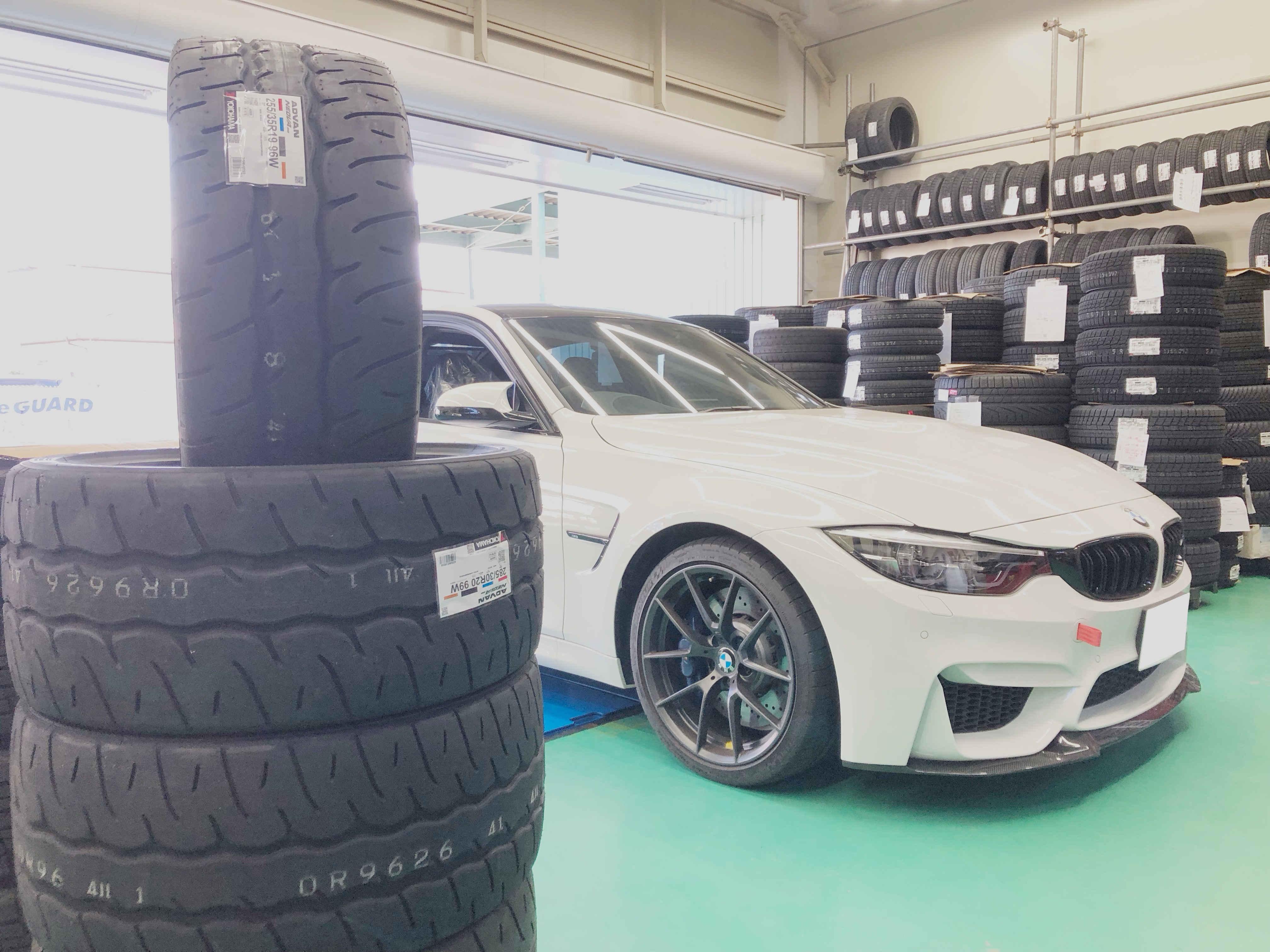 BMW　M3CS　ADVAN NEOVA