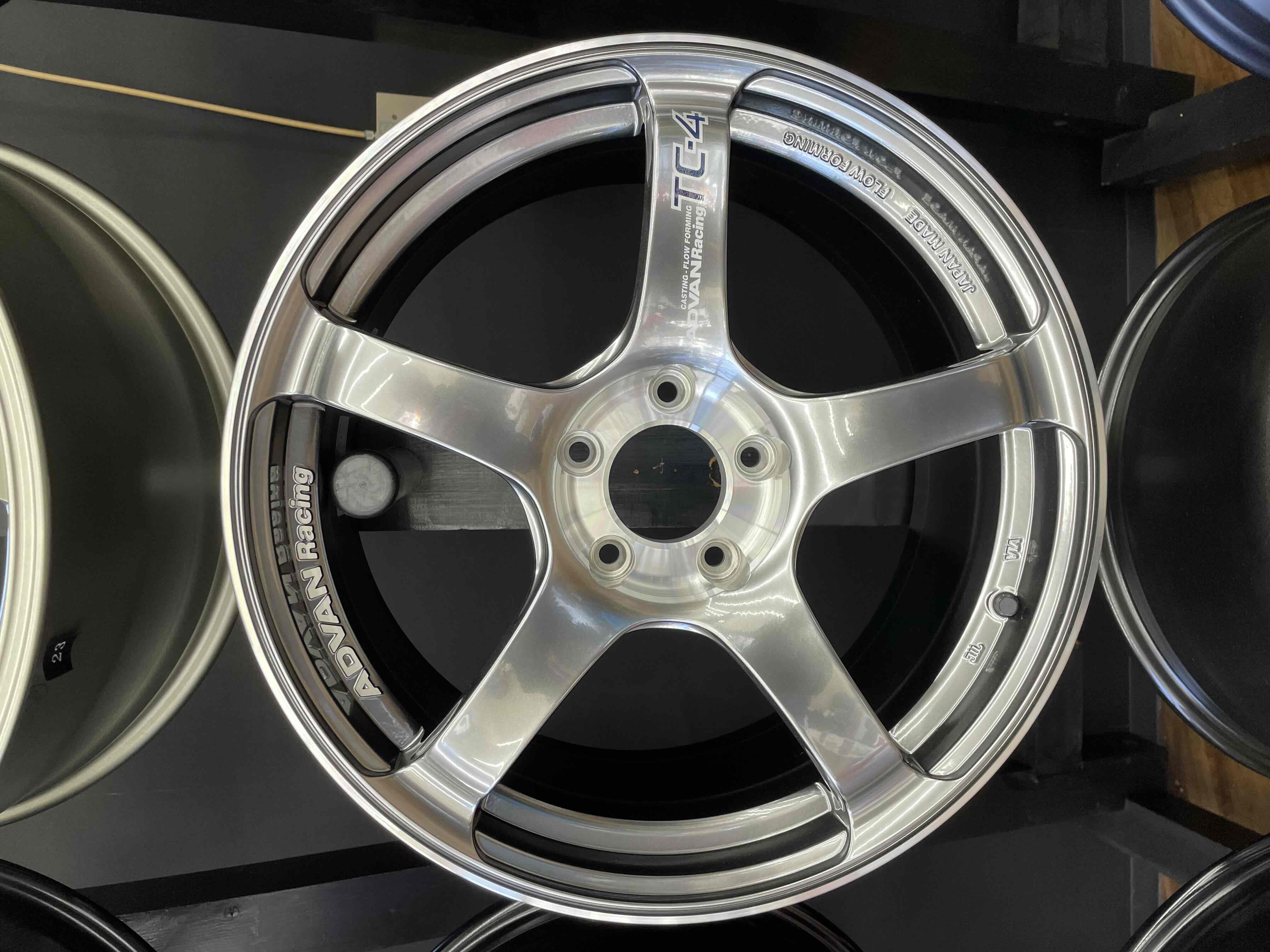 在庫しています ADVAN Racing TC-4SE