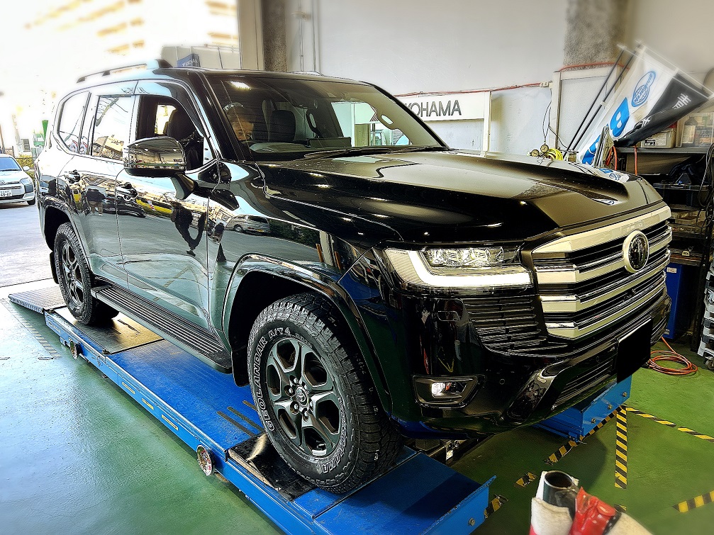 GRランクル300にヨコハマ　ジオランダーA/T4の交換お取り付けでございます。