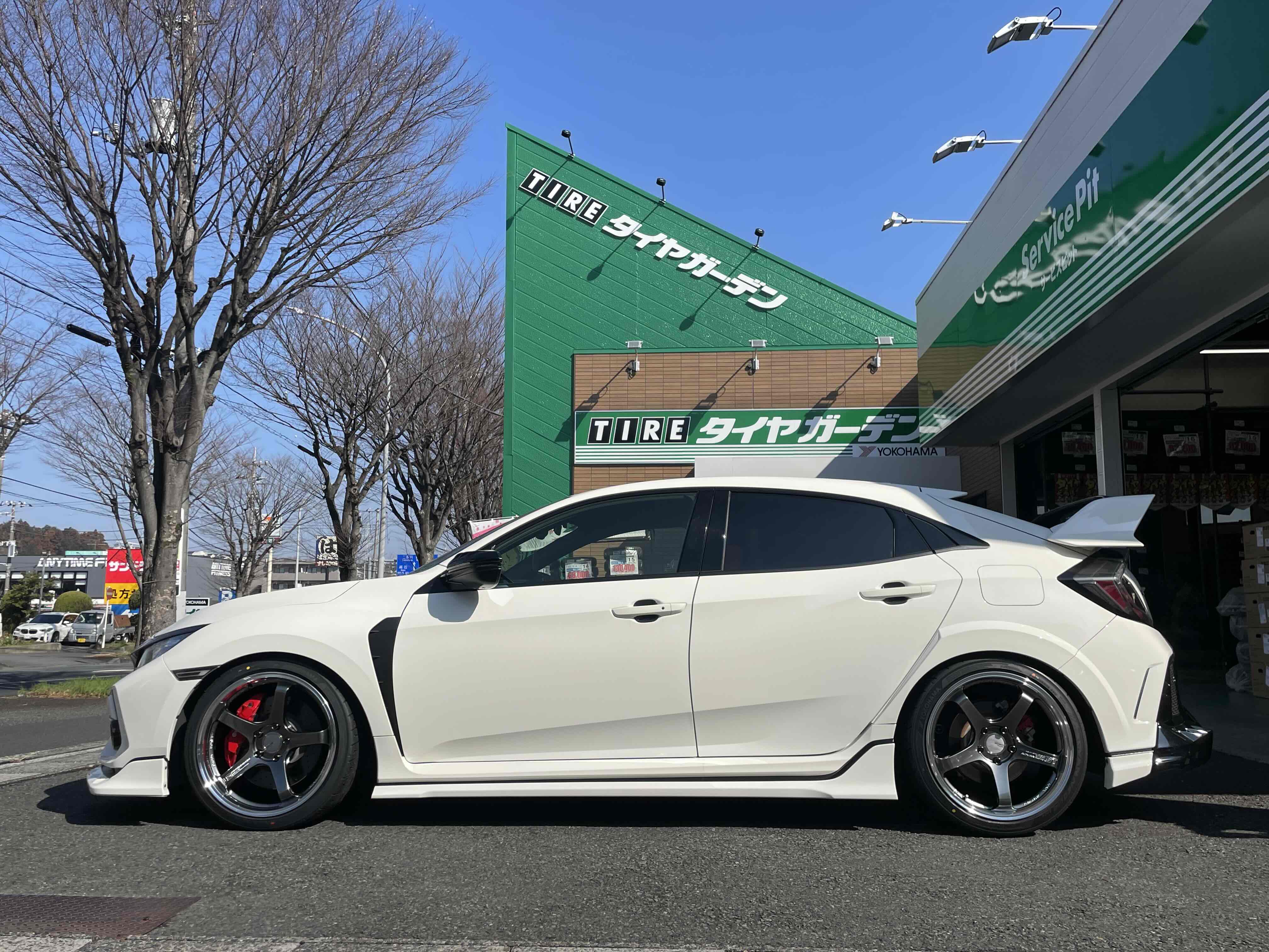 ADVAN Racing GT BEYOND