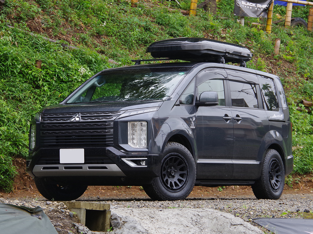 三菱デリカD:5ジャスパー  デルタフォースオーバルの17インチ