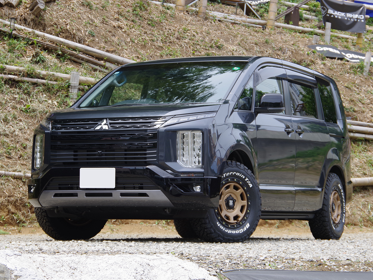 デリカD5にXJ07　マットブロンズブラックリム