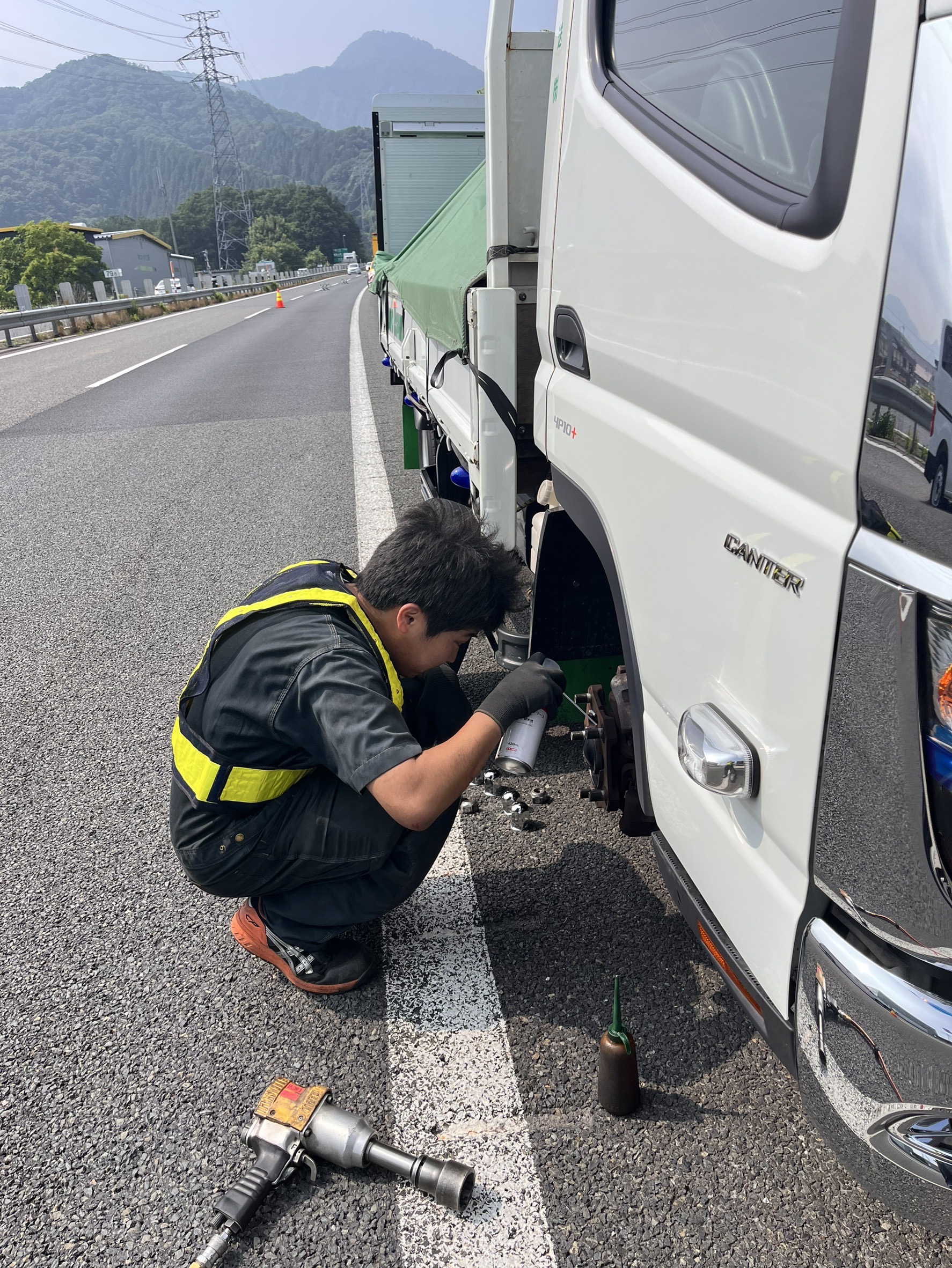 高速道路本線上作業