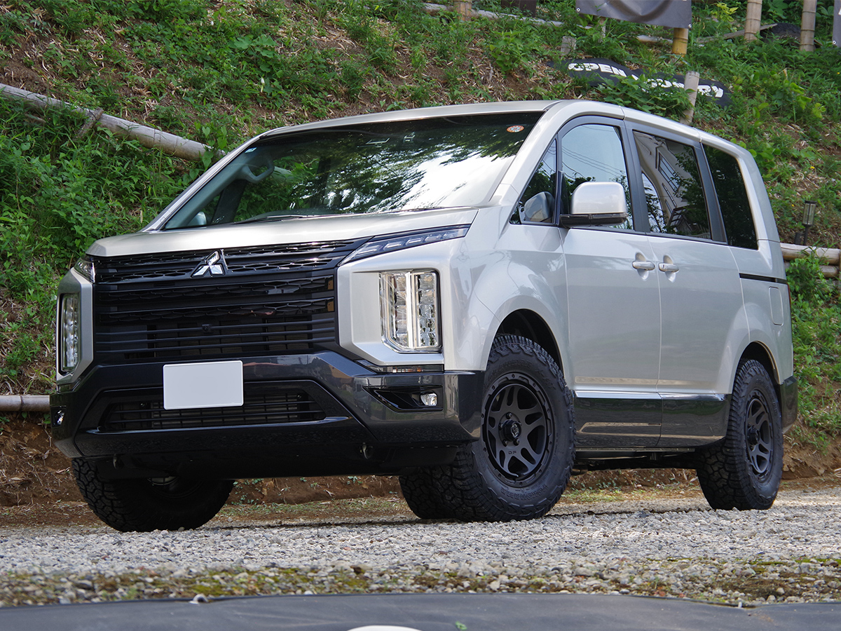 デリカD5にデルタフォースオーバーランダー　245/70R16で装着