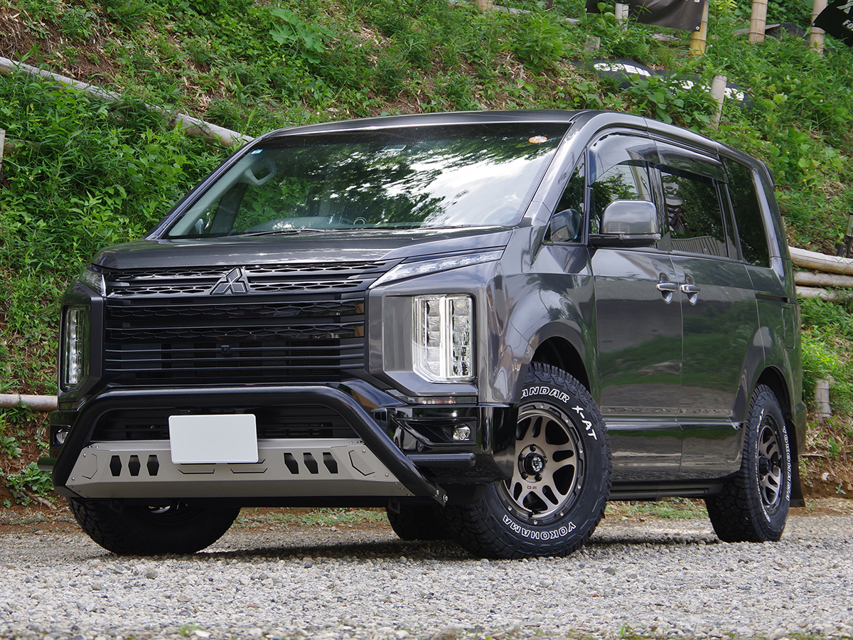 三菱デリカD:5  DELTAFORCE OVERLANDER