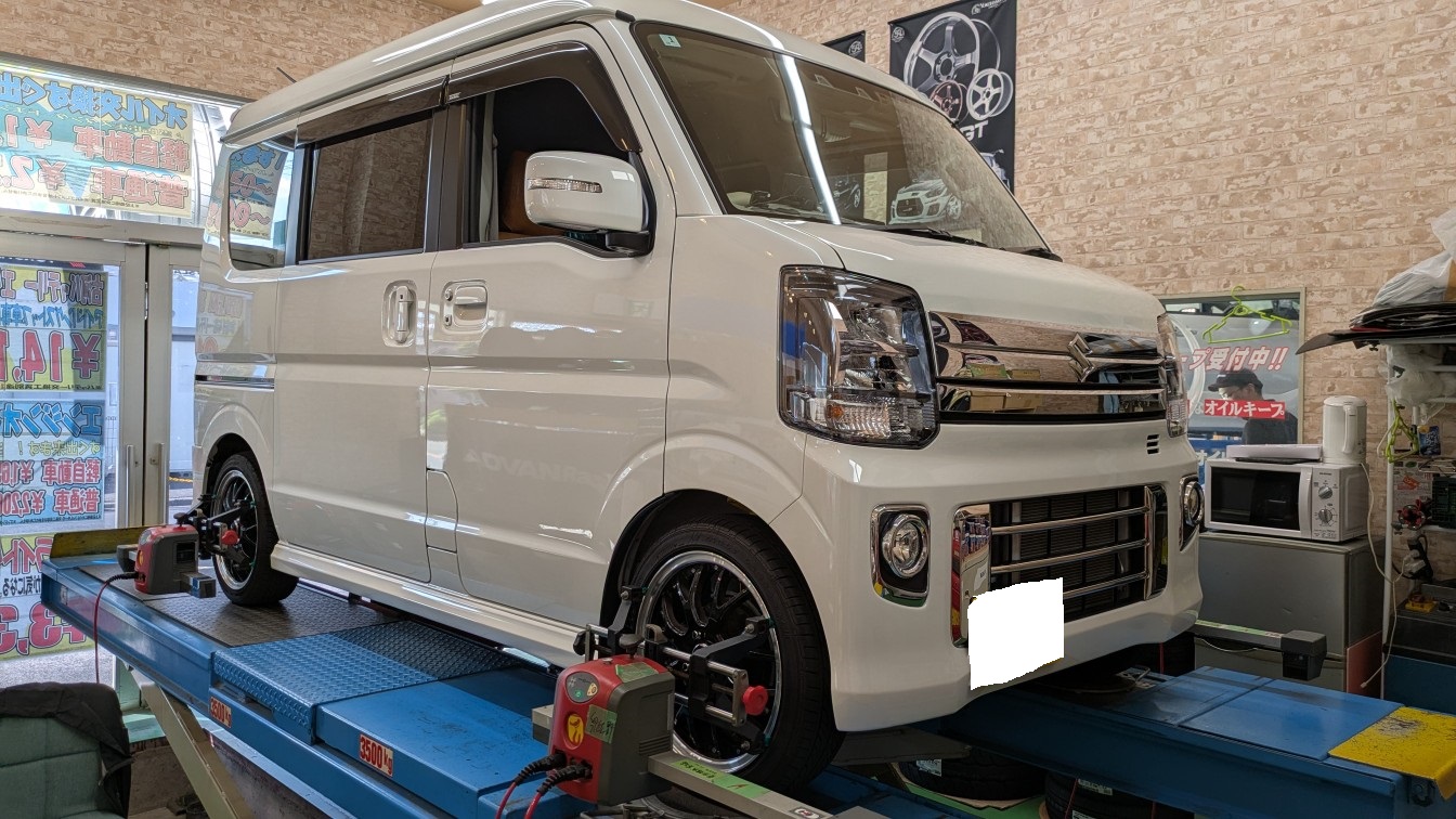 エブリィにKYBローファースポーツキット取り付け！