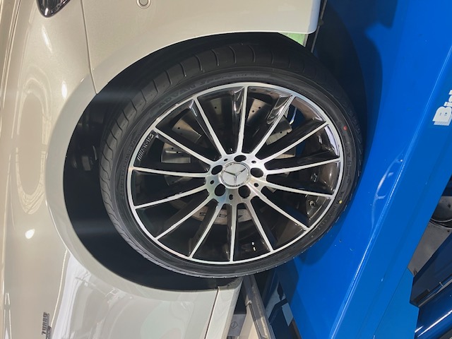 E53　AMGのタイヤ交換