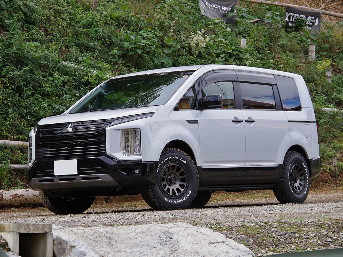 デリカD5　デルタフォースオーバル　マットスモークポリッシュ