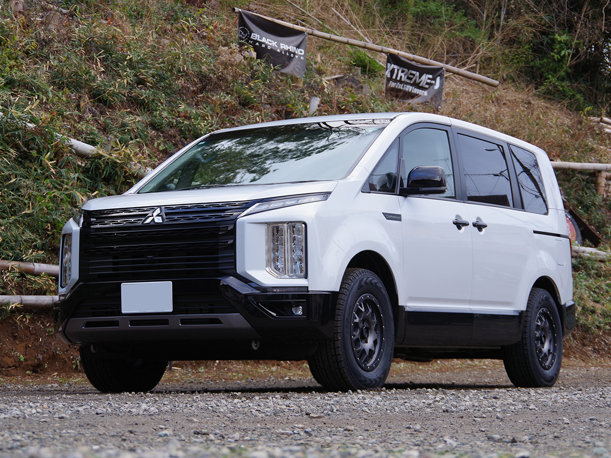 デリカD5冬支度　XJ04MGBにアイスガードSUV　パツパツのクリアランスで冬場もかっこよく
