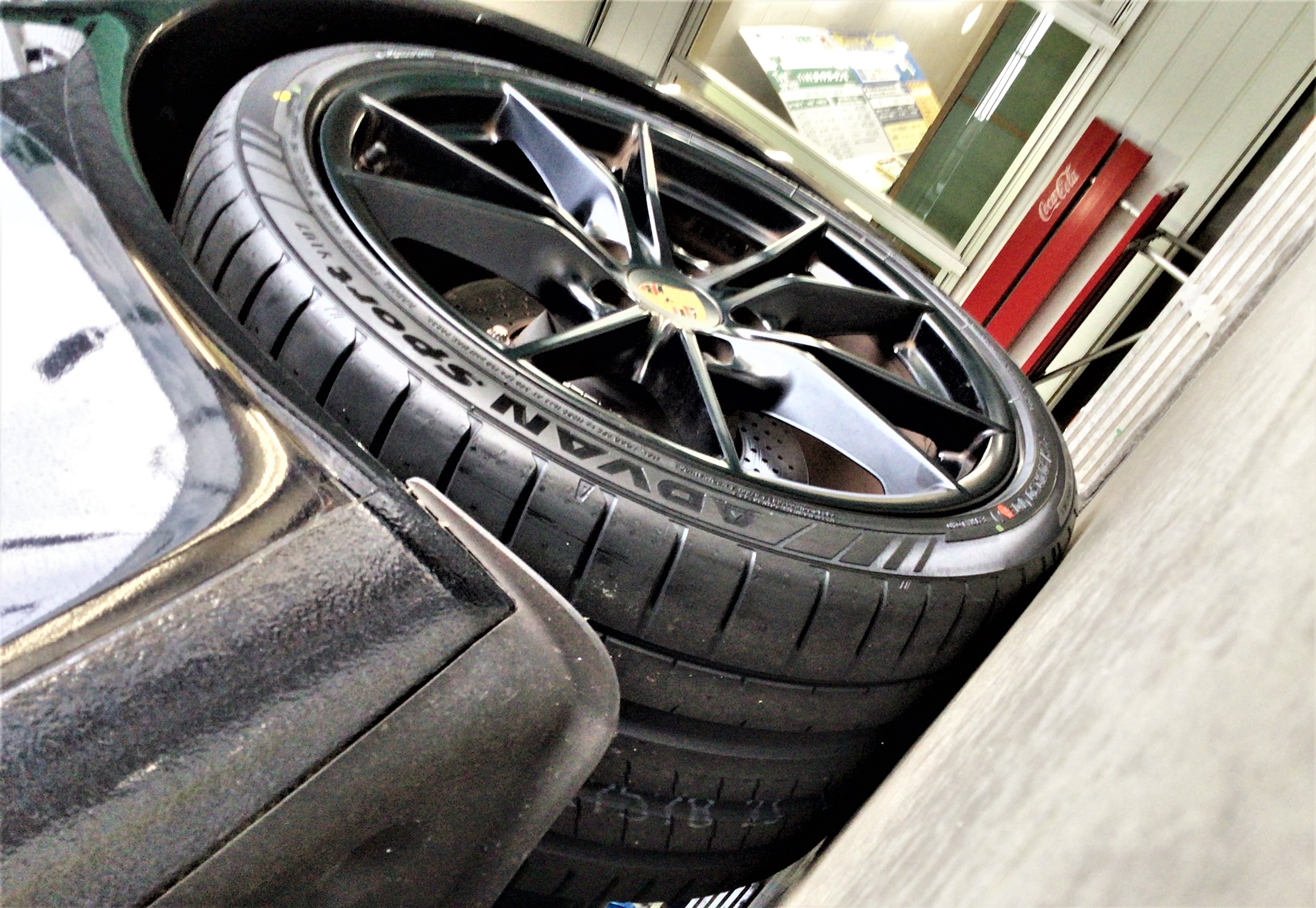 ADVAN V107 305/30ZR20