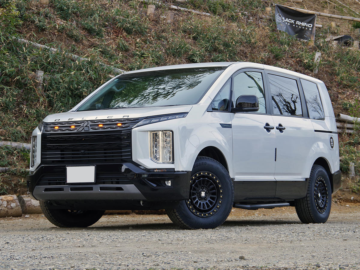 デリカD:5シャモニー　XJ08にスタッドレスタイヤ