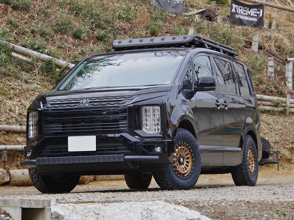 デリカD5にXJ08のマットブロンズブラックリム　X-ATで装着