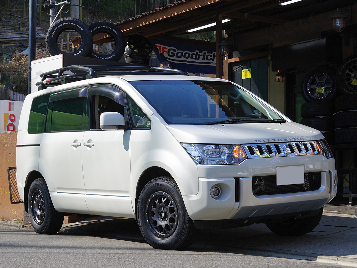 デリカD5　雪山へ　XJ04MGBにアイスガードSUV