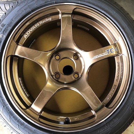 ADVAN Racing Wheelも得意で～す...ADVAN Racing TC-4の取り付け！