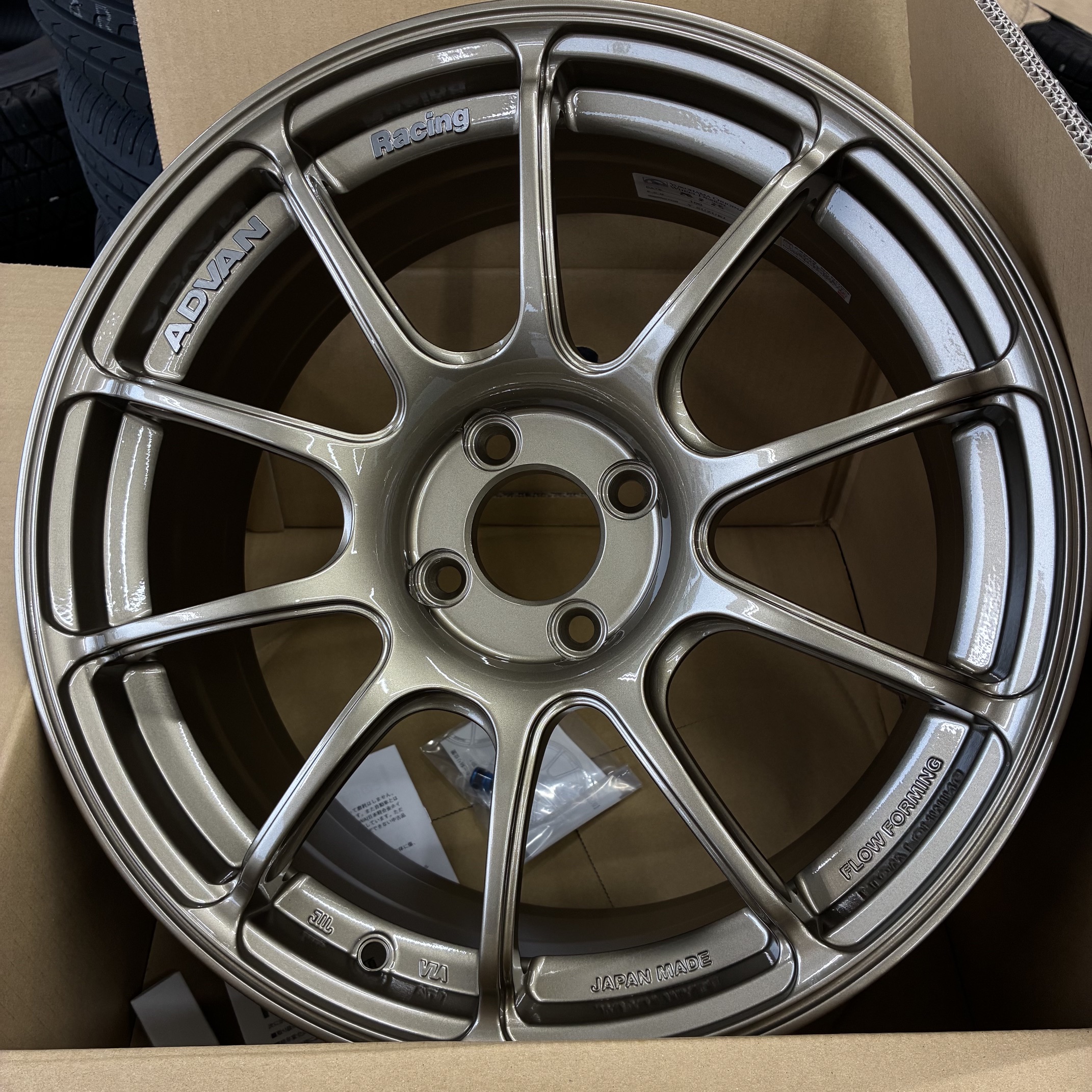 ADVAN　RZ2