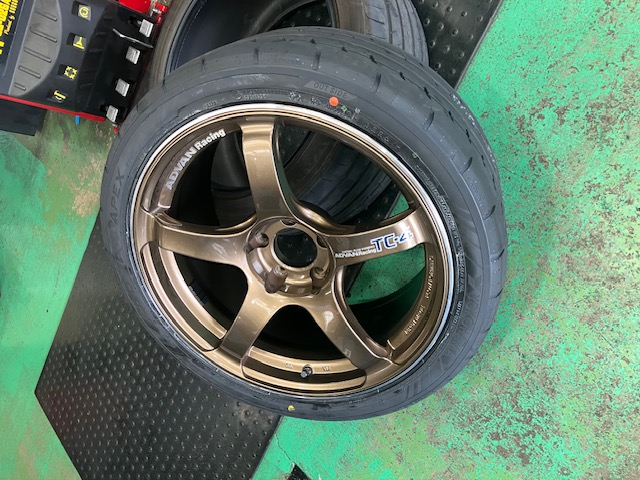 ＧＲカローラに　ADVAN　ＡＰＥＸ