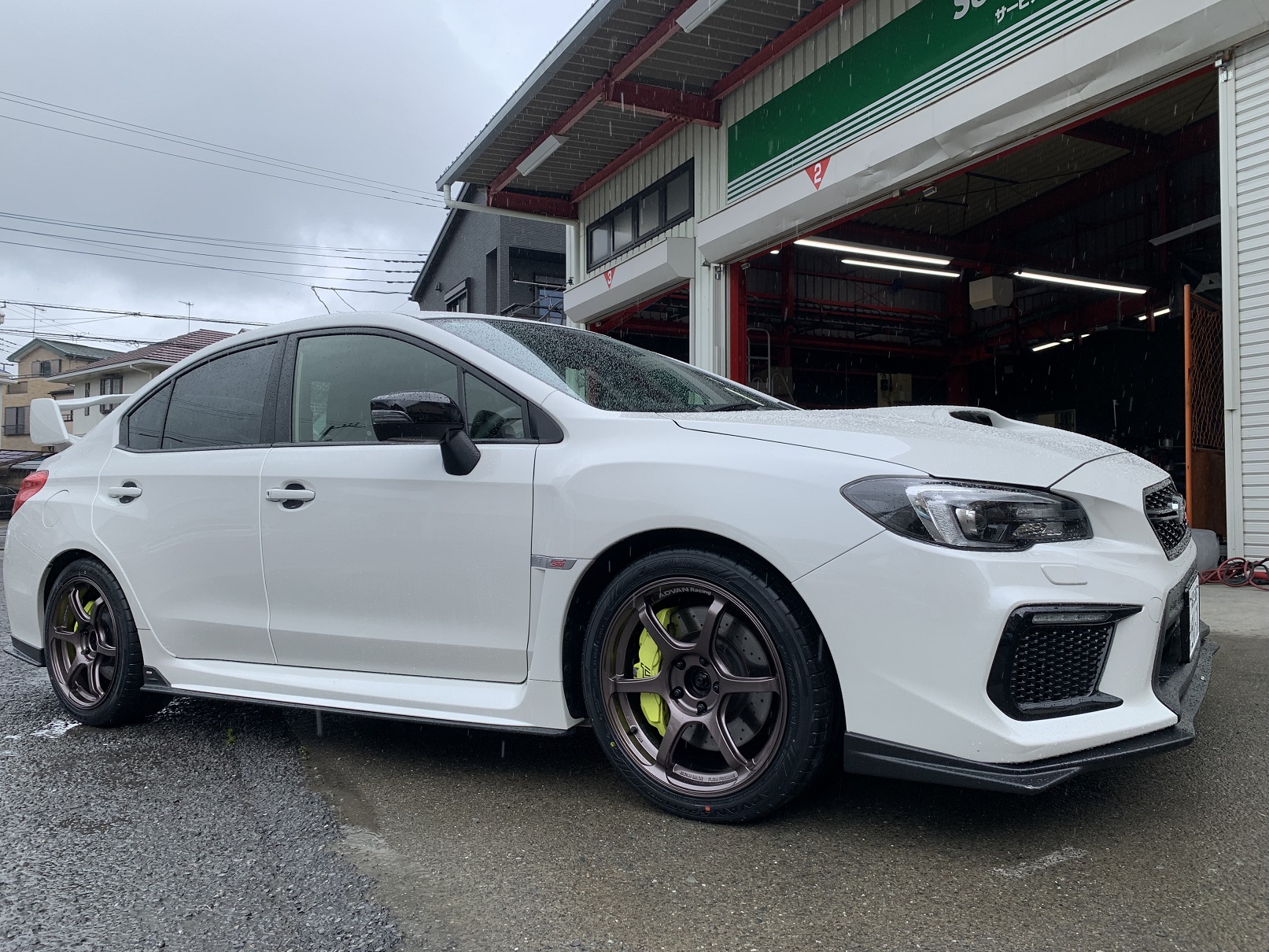 ADVAN Racing RG-4