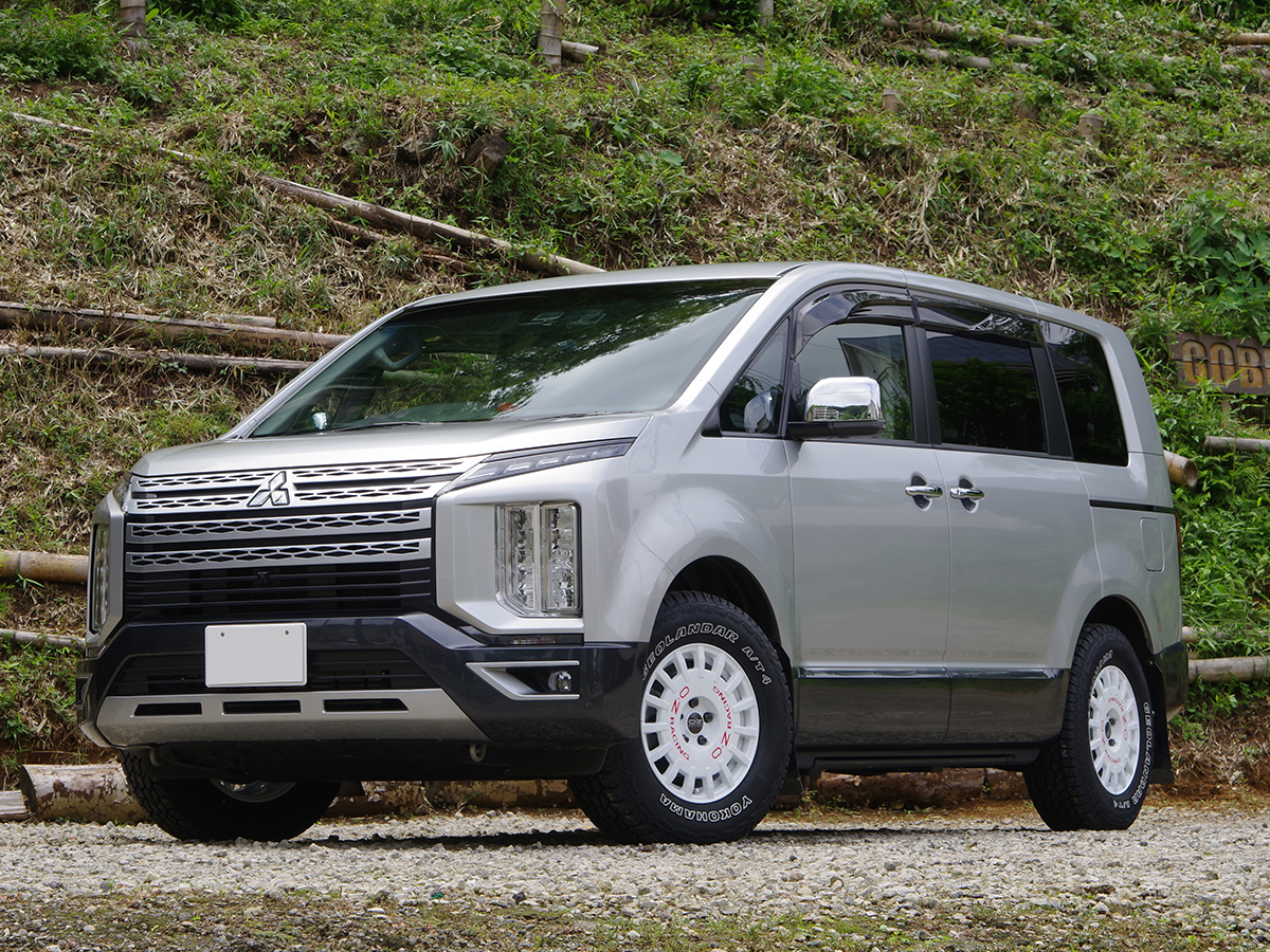 デリカD5にOZラリーレーシング　ジオランダーA/T4で装着
