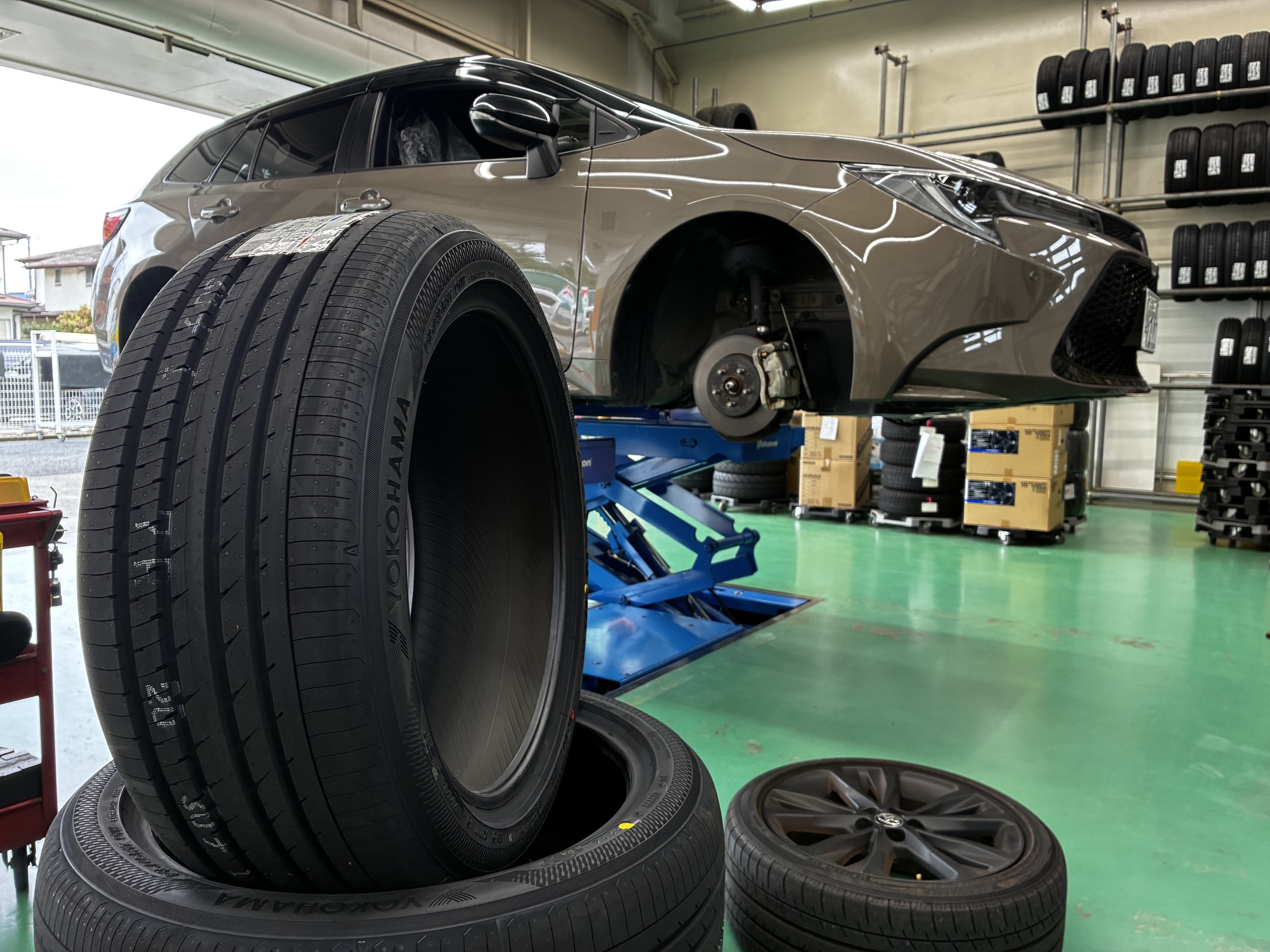 カローラツーリング　ADVAN dB