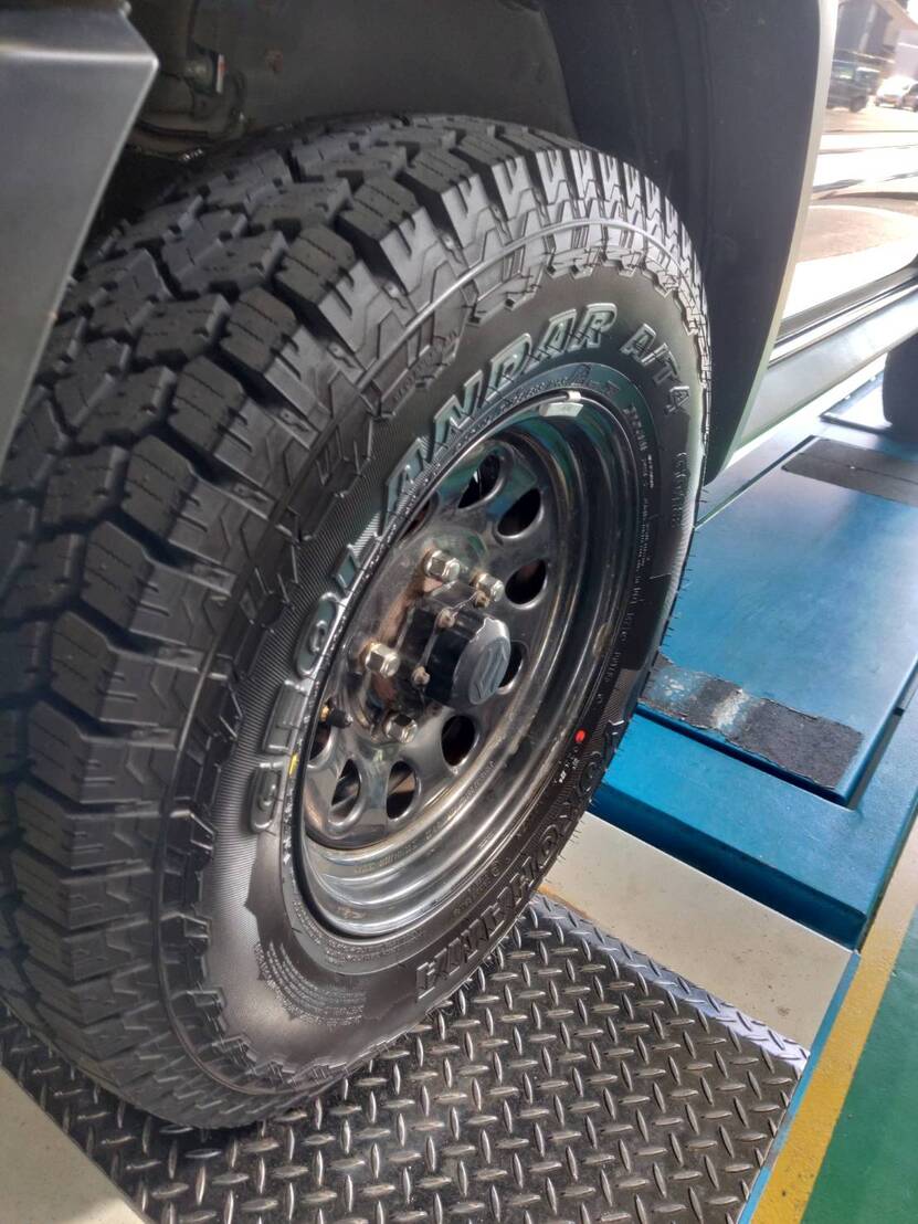 スズキ「ジムニーシエラ」タイヤ交換　LT215/75R15