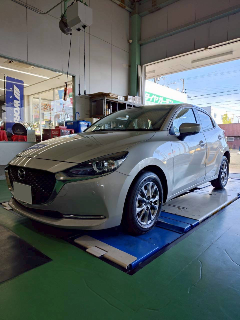 MAZDA 2 にdBを装着