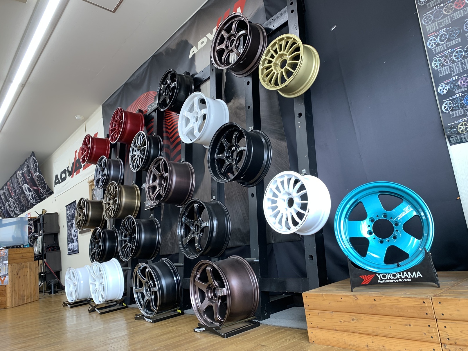 店内には常時多数のモデルを展示しています。