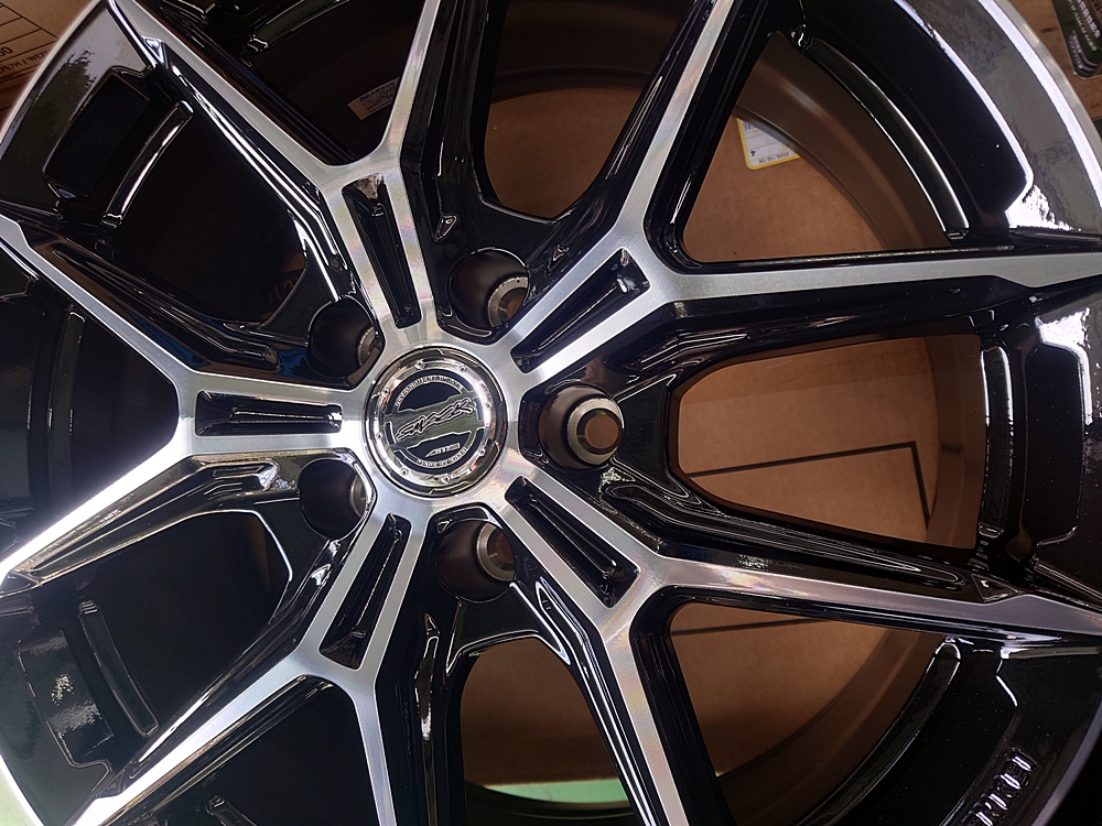 新型RAV4でスタッドレスセットなら！