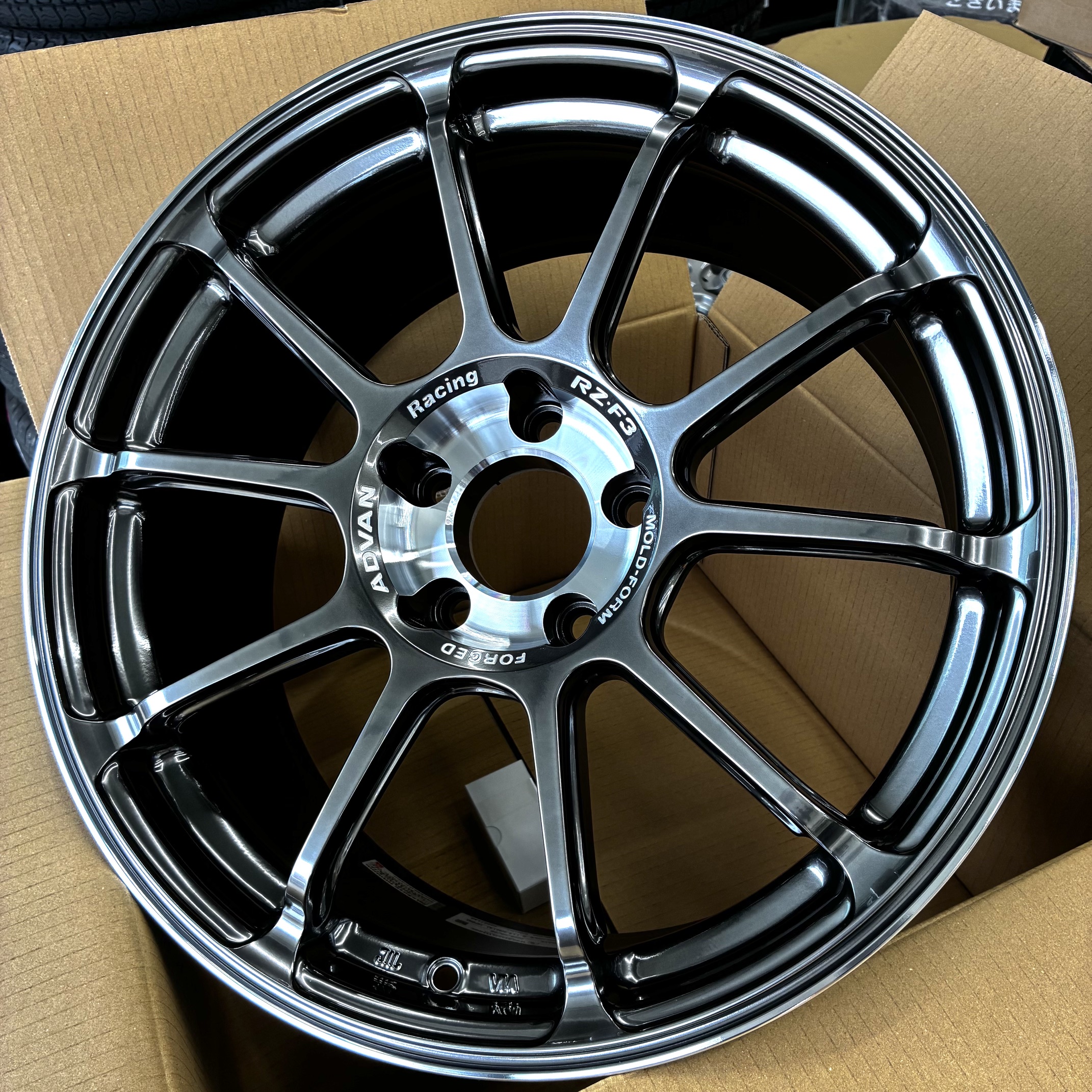 NEW　ADVAN RZ-F3