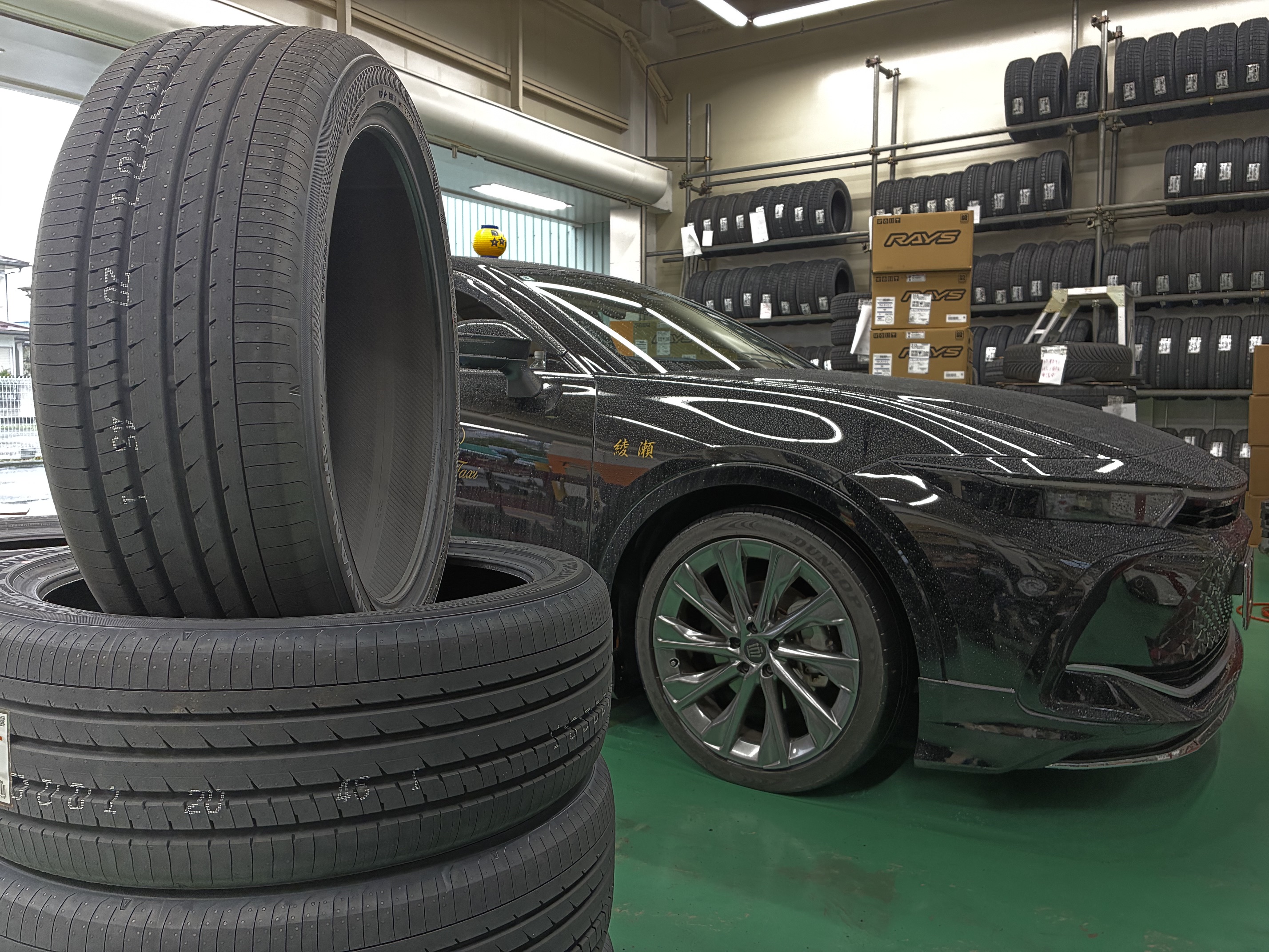 クラウンクロスオーバー　ADVAN dB