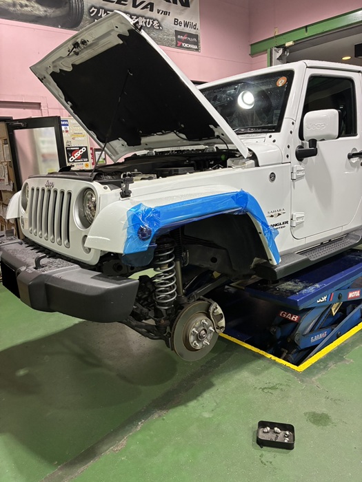 こんな外車の作業もやってます！