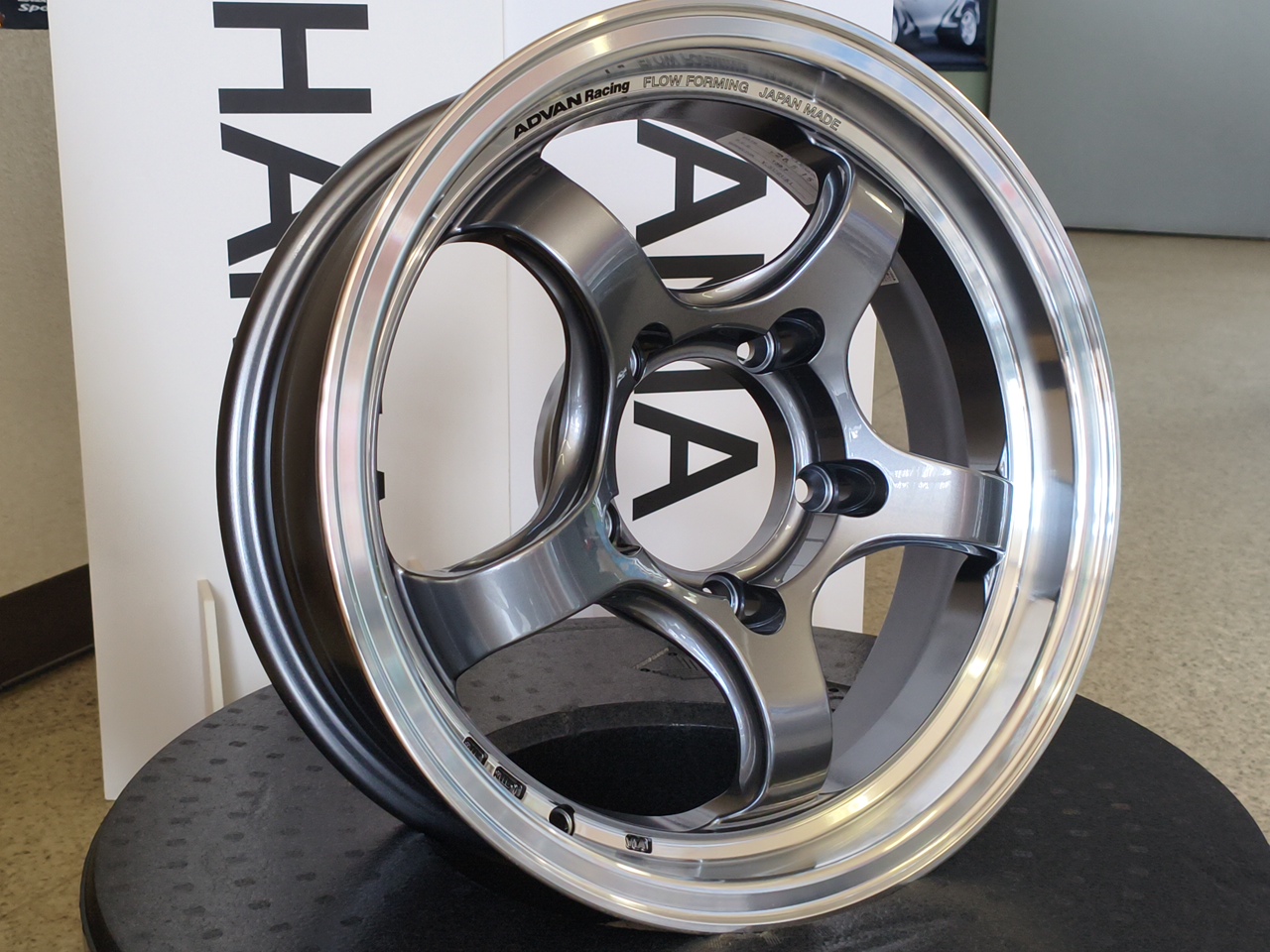 ADVAN Racing RJ-D2